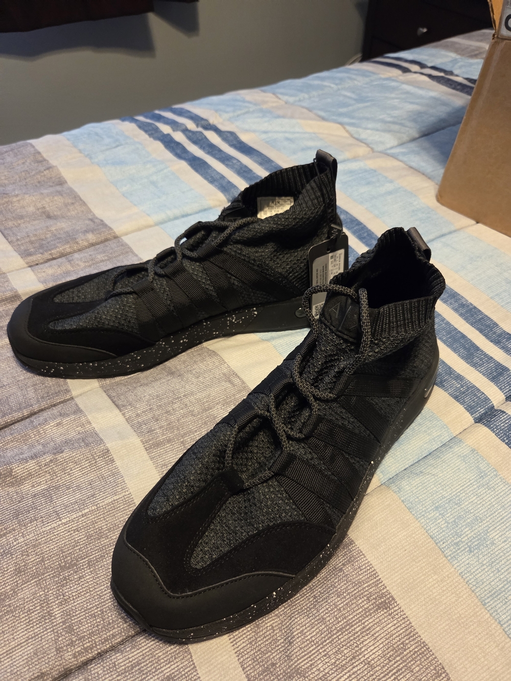 Armani Exchange Sneakers Mens Size 13 US Black  XUZ018XV193 Retail $252
